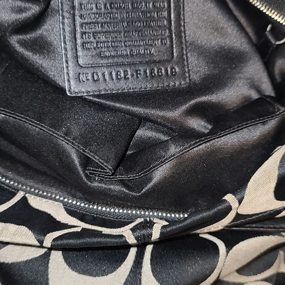 Coach purse - Picture 4 of 4